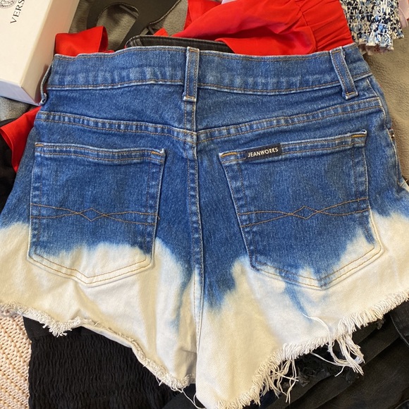 Jeanworks Bleach Dye Shorts - Picture 5 of 5